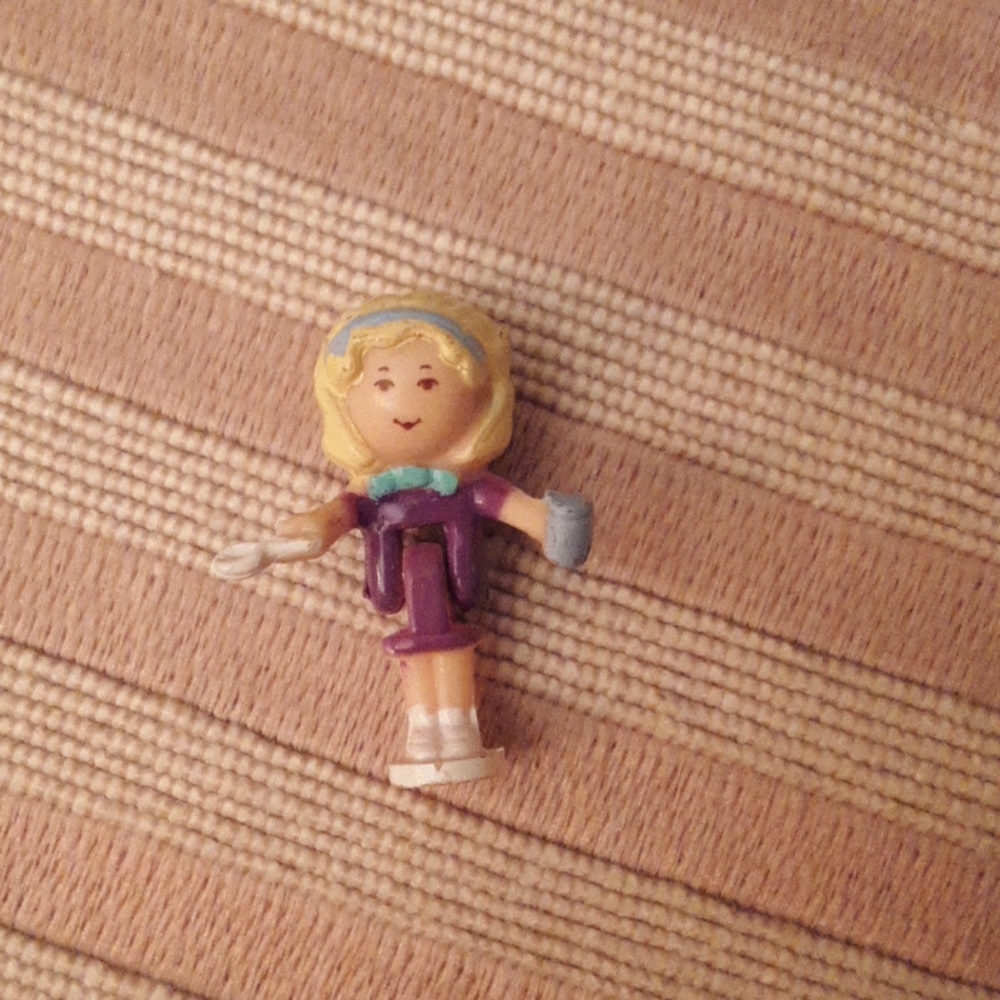 Polly Pocket Figurine